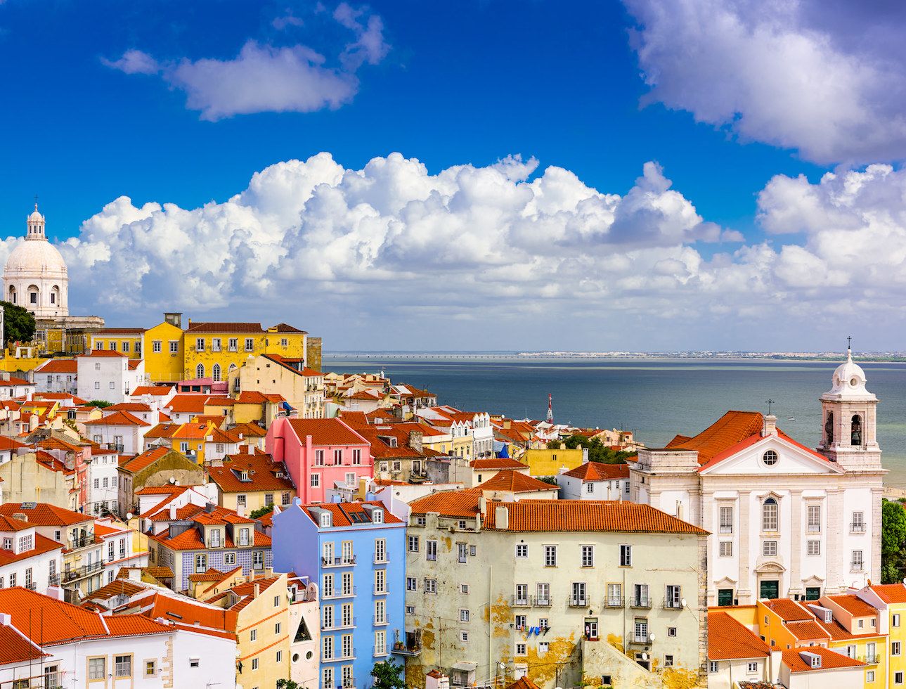 Perfect reasons why you should come to Portugal, Lisbon and Cascais. Your 2018  summer choice for a surf holiday or weekend break.